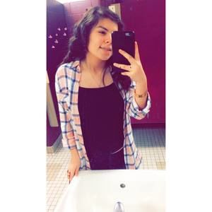 Meet your Posher, Leticia